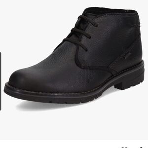 018. Mens Clark's Morris Peak Boot size 10